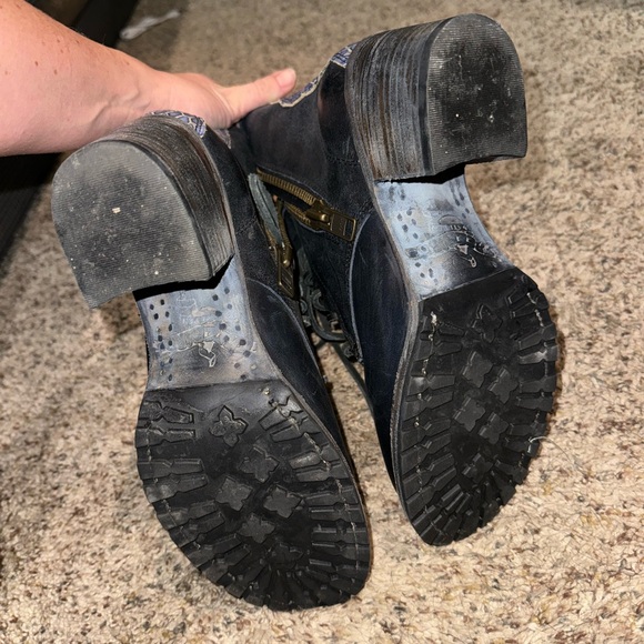 Freebird by Steven Cavalier Boots in Navy Multi - Picture 9 of 11